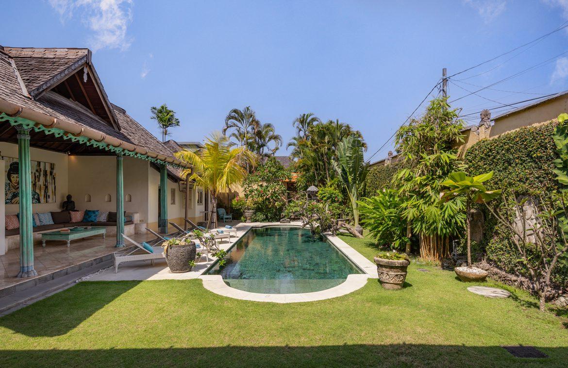 Charming 3-Bedroom Leasehold Villa with 13-Metre Pool in Seminyak — photo 1
