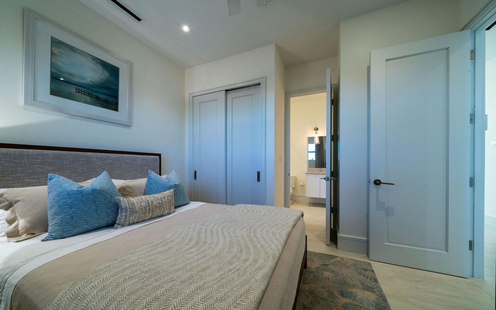1 Bedroom Condo Unit 5 for Sale, Sterling Commons, Hurricane Hole, Paradise Island, Bahamas — photo 2