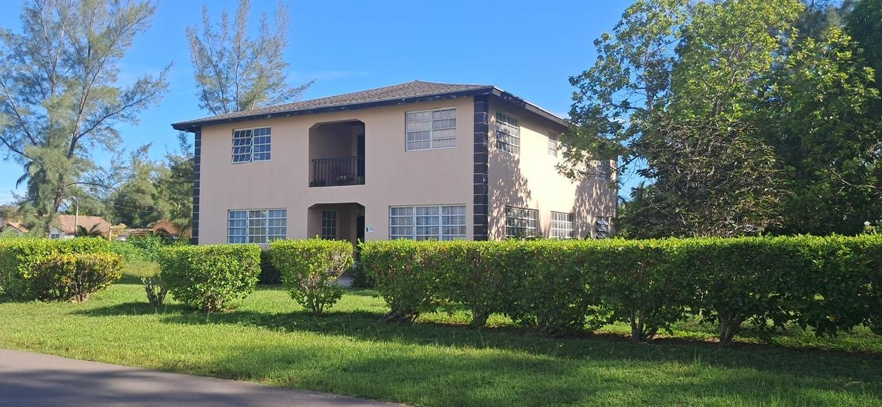 5 bedroom Residence for sale — CORAL LAKES SUBDIVISION — photo 2