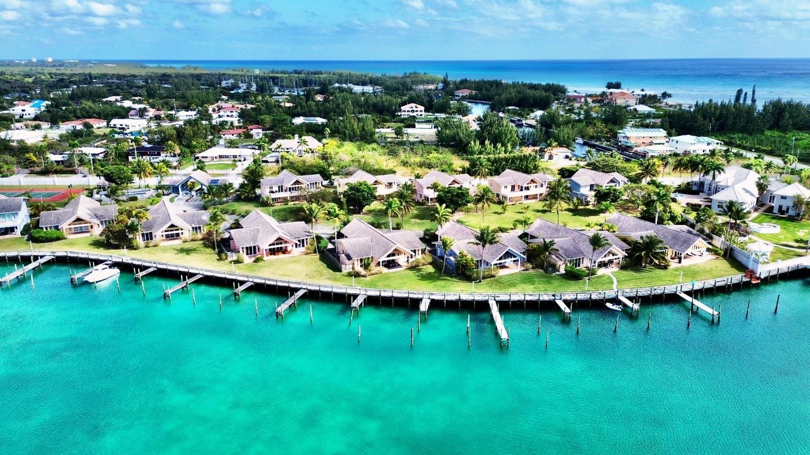 4 Bedroom Residence for sale at WATERS EDGE, Grand Bahama — photo 2