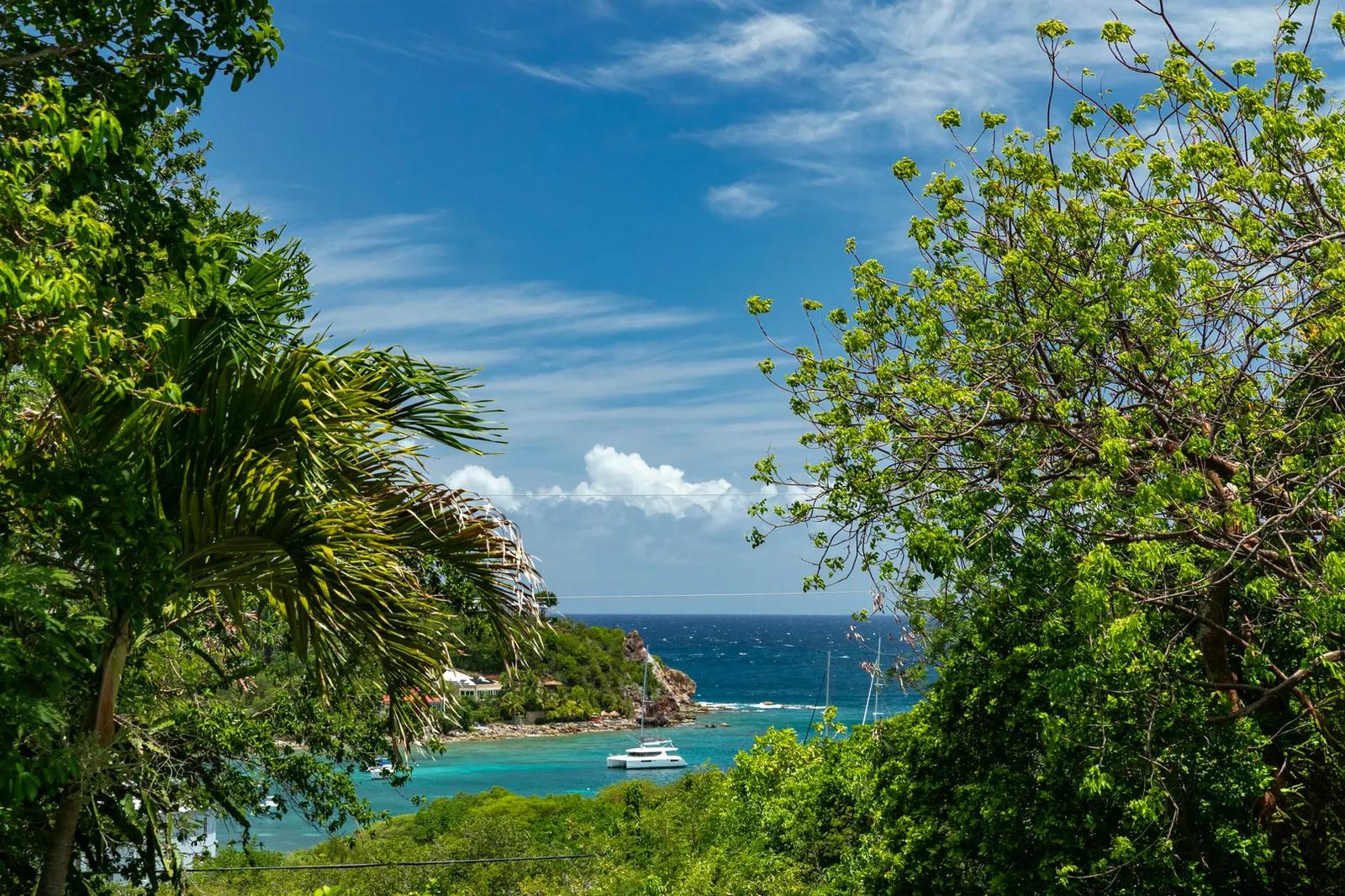 3 Bed 2 Bath Villa in St John Island — photo 1
