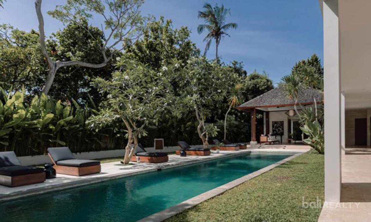 Rare Seminyak Estate | Large Private Villa | Walk to Beach | Price on Application - 2920 — photo 5
