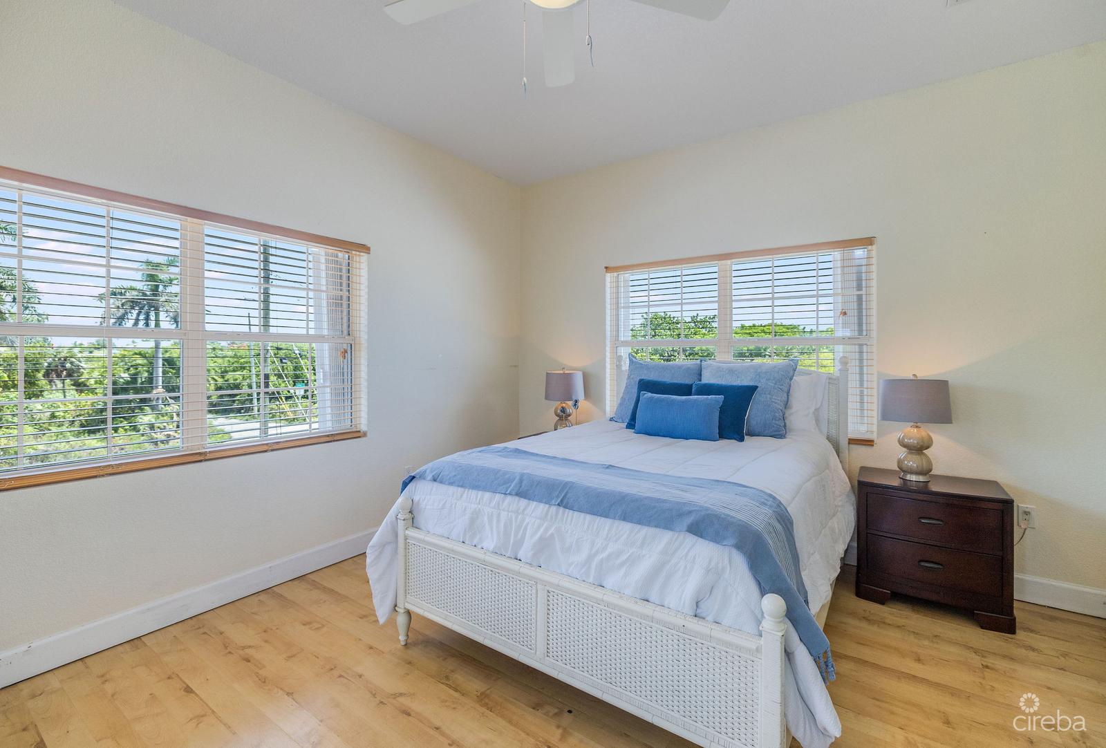 3 Bedroom Oceanfront Townhouse for Sale, Paradise Point, West Bay, Grand Cayman — photo 5