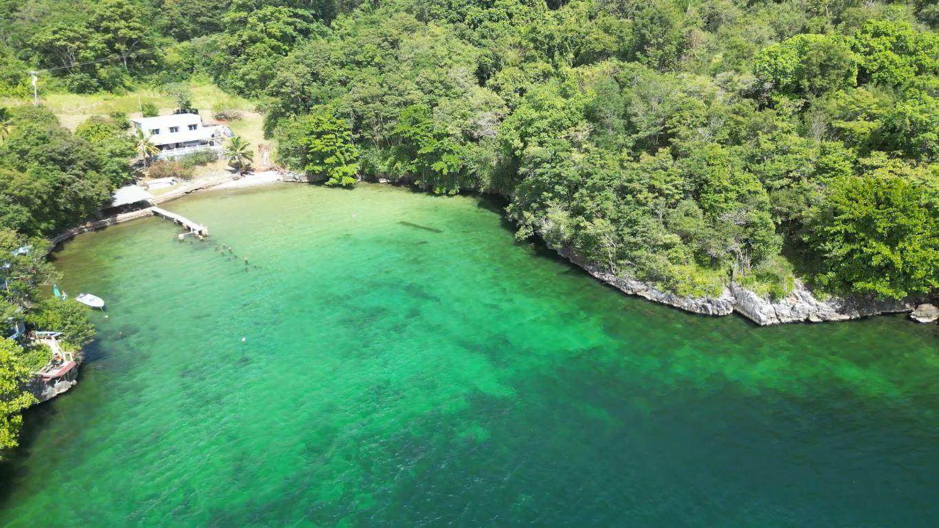 Private Secluded Bay on Gasparee Island — photo 1
