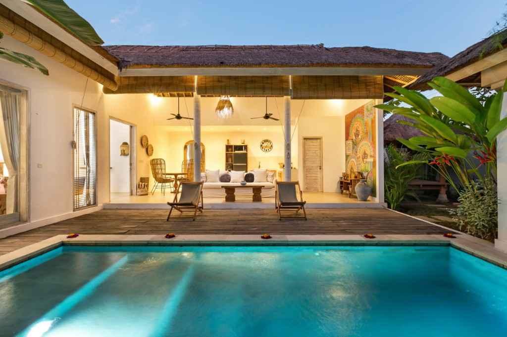 Stylish Leasehold Villa with Private Pool - Tangkuban Perahu — photo 1