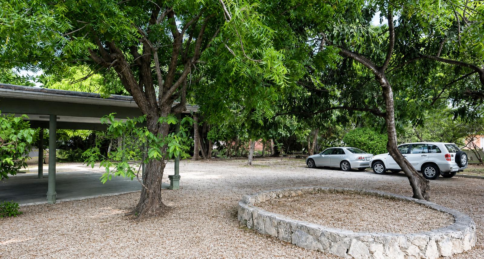 6 Bedroom Property for Sale - 4 Bedroom Home With 2 Cottages in the Cayman Islands — photo 3
