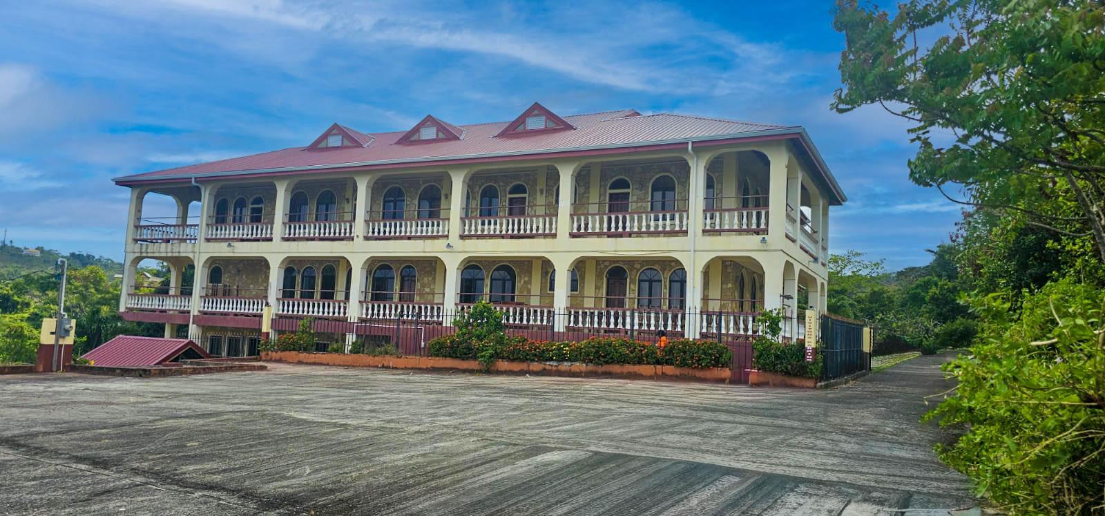 10 Bedroom Guest House with Restaurant for Sale in La Fortune, Grenada — photo 3