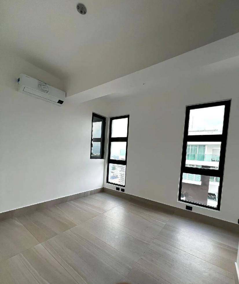La Esmeralda 2BR Panoramic City View Condo — photo 5
