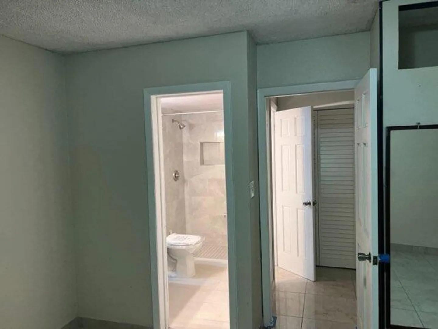 1 Bed 1 Bath Apartment in Altona & Welgust — photo 4