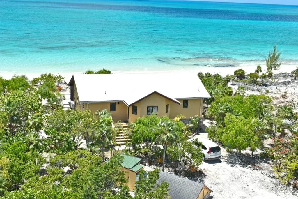 2-bedroom beachfront home in Pigeon Cay — photo 1