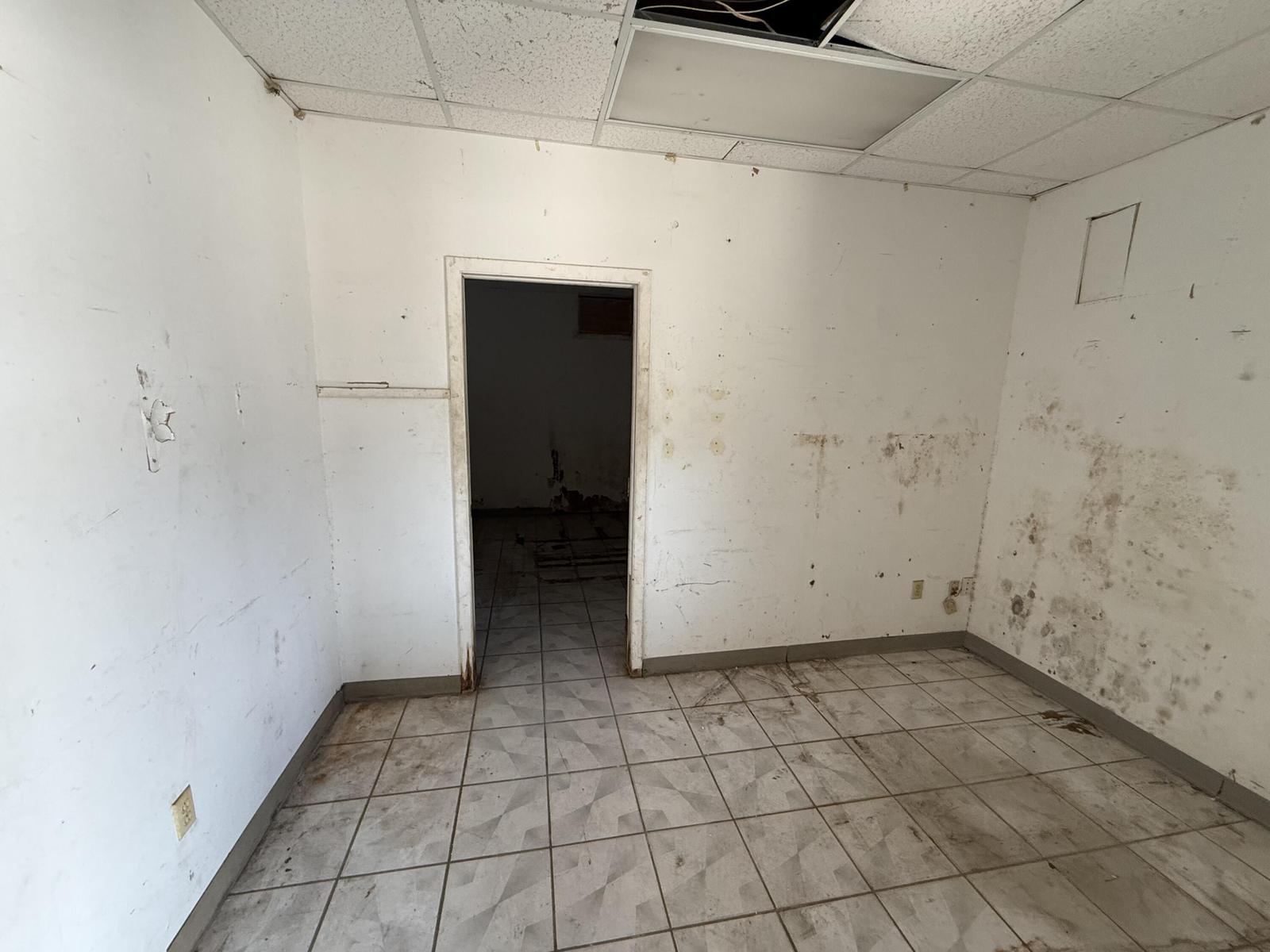 Commercial Warehouse for Sale in St. Thomas — photo 5