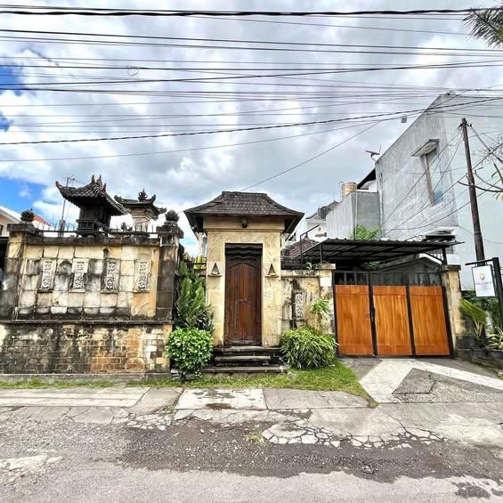 4-bedroom house in Denpasar — photo 1