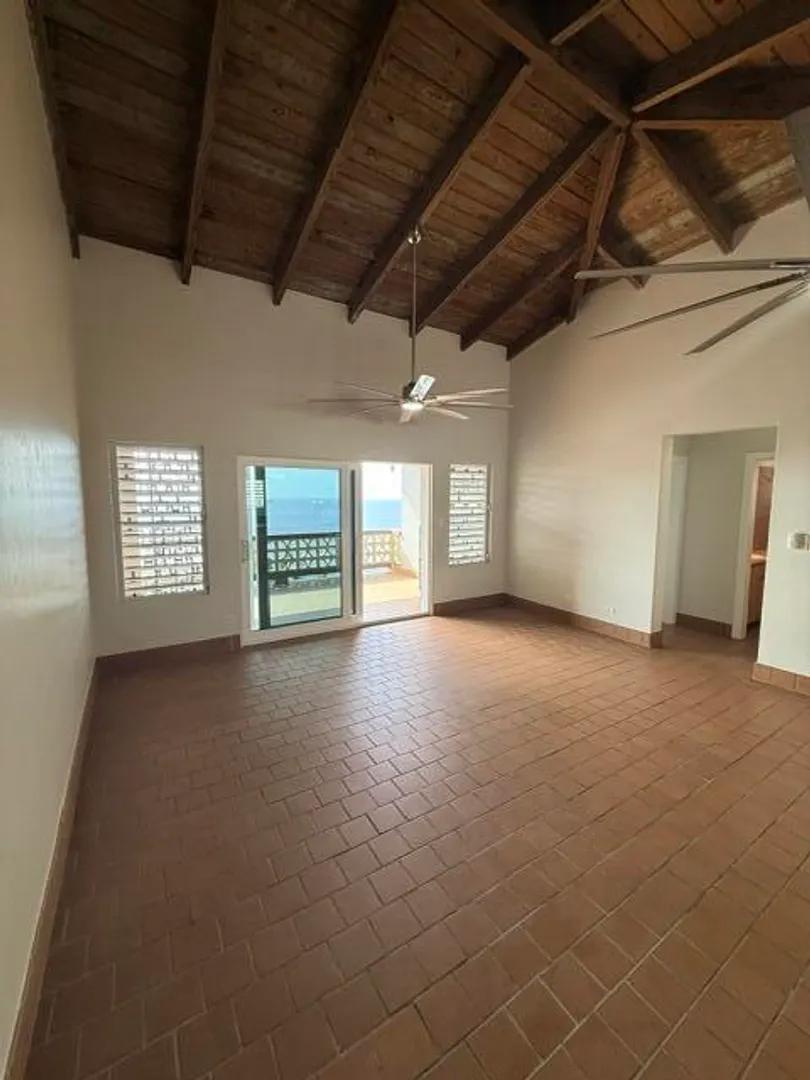 2 bed, 1 bath apartment in St. Thomas — photo 3