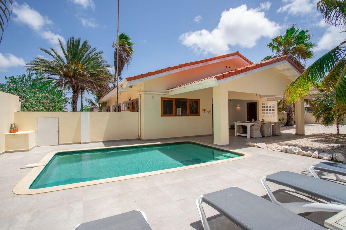 Three Bedroom House with Private Pool in Katoentuin, Curaçao — photo 4