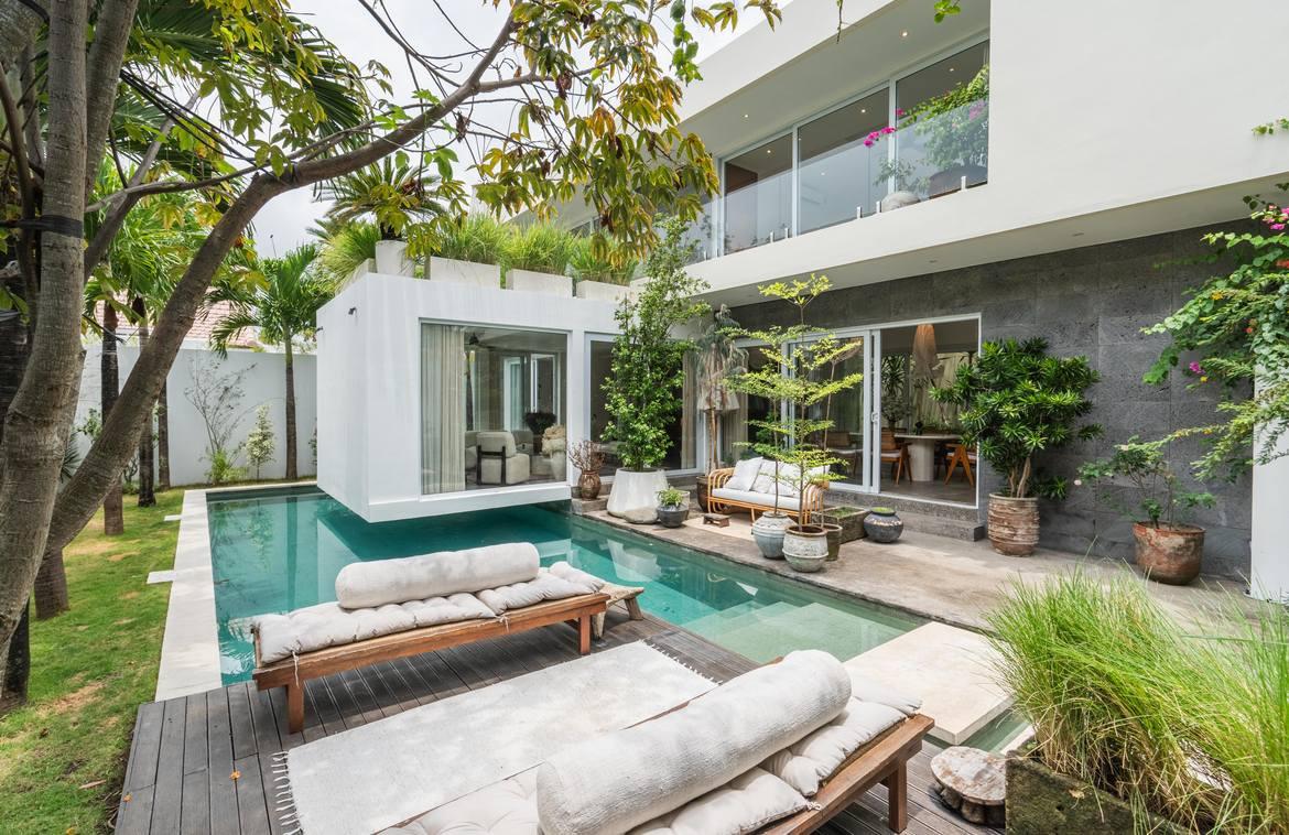 Stylish Tropical Retreat Steps from Bumbak’s Main Street in Kerobokan, Bali, Indonesia — photo 1