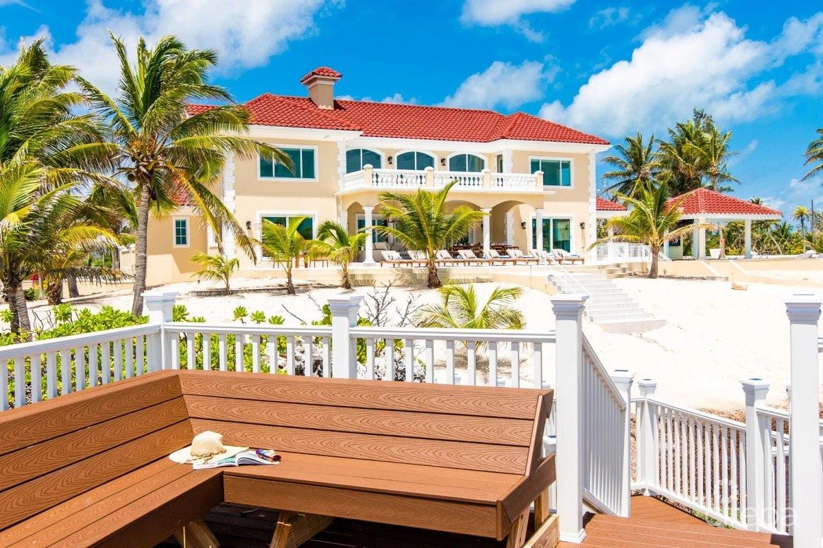 8 bedroom property for sale — Villa Del Mare in the Cayman Islands — photo 4