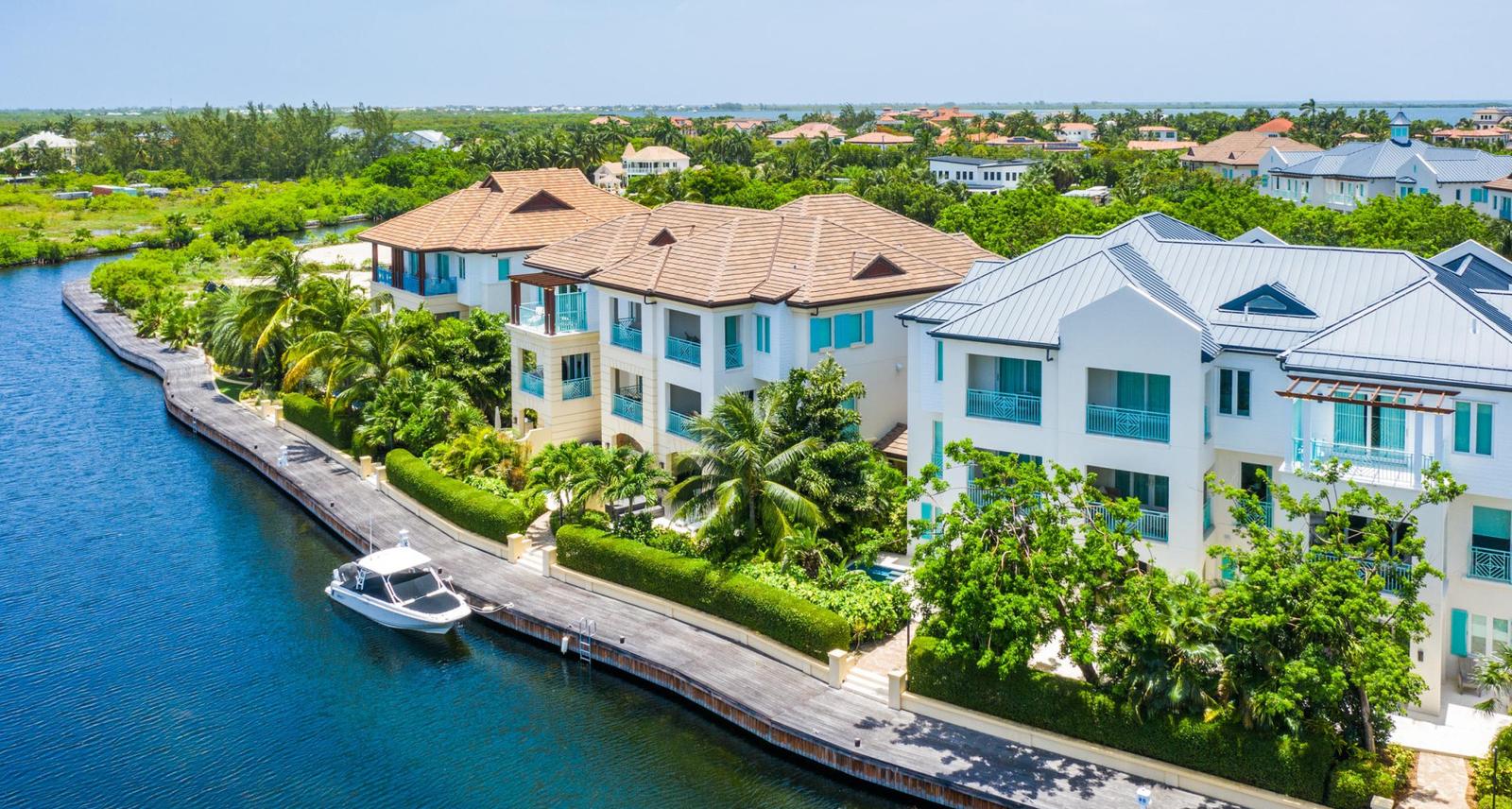 4 Bedroom Apartment/Condo for Sale in West Bay, Cayman Islands — photo 1