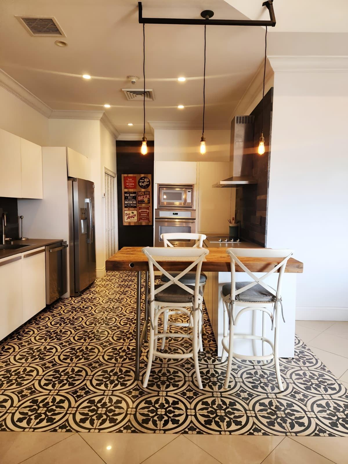 2 bedroom Apartment for sale — CAVES, WEST BAY STREET — photo 5