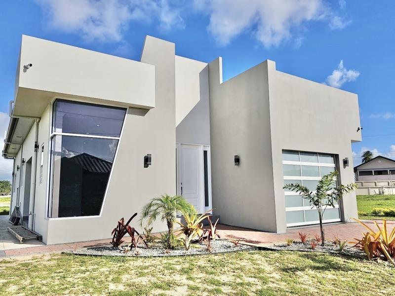 Luxurious Designer Home in Freeport — photo 5