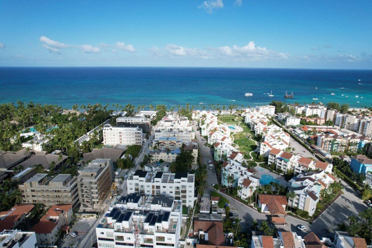 2-bedroom apartment in Bavaro, 2-minute walk to beach — photo 1