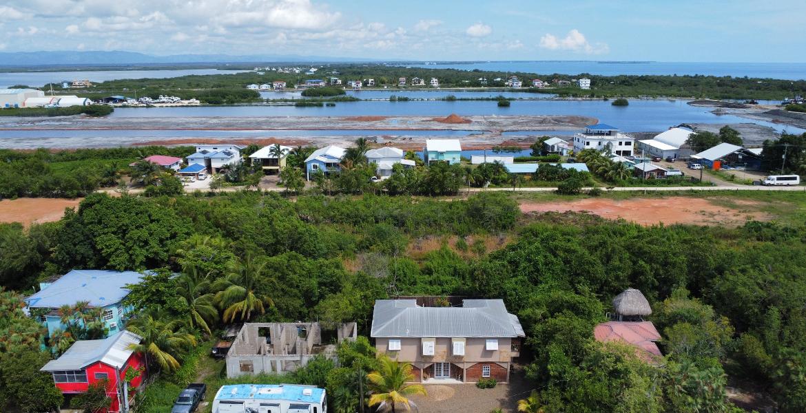 Prime Investment: Modern Multi-Family Residences in Placencia, Belize — photo 2