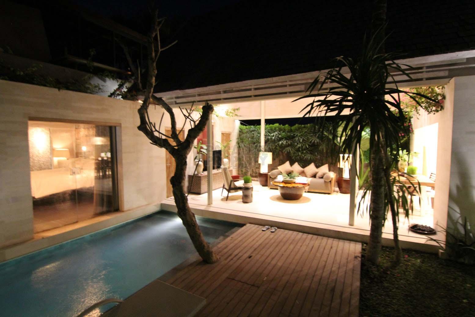 Stylish 3 Bedroom Tropical Villa Walking Distance to Batu Bolong Beach — photo 1