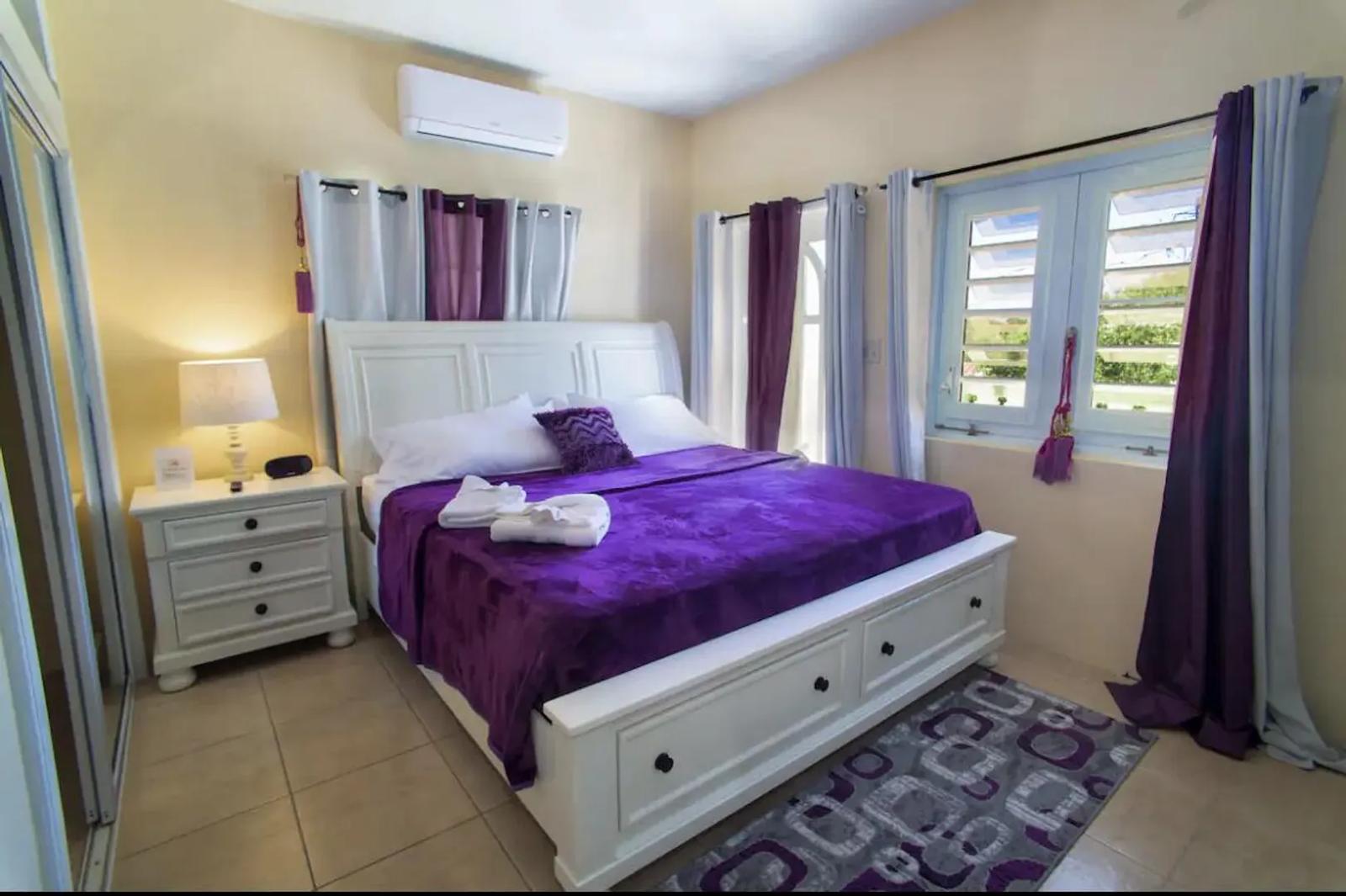 2 Bed, 1 Bath Apartment in St. Thomas — photo 4