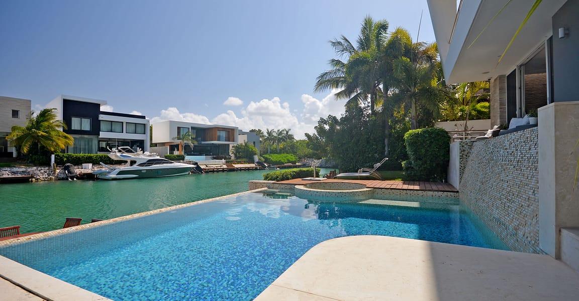 4 Bedroom Waterfront Home for Sale, Puerto Cancun, Mexico — photo 4