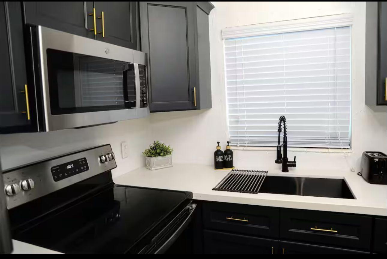 Cove House 2BR Unit Near Beach — photo 3
