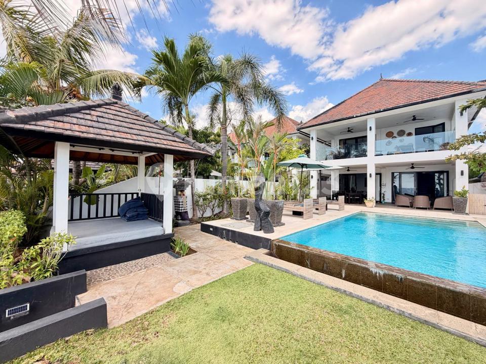 Beachfront Two-Storey 4-Bedroom Villa For Sale In North Bali — photo 1