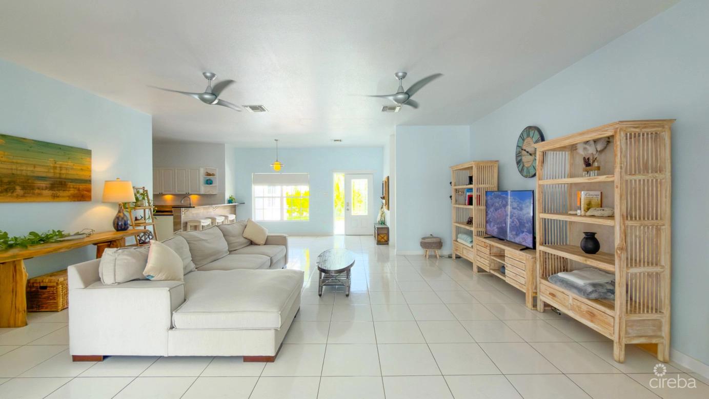 4 Bedroom Family Home In The Seven Mile Beach Corridor — photo 4