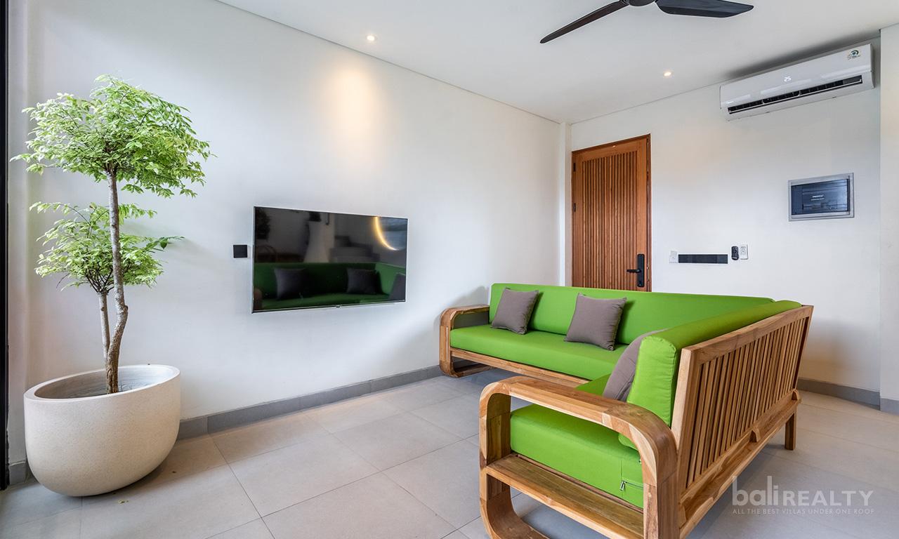 Long Lease Three-Bedroom Villa Walking Distance to Legian Beach — photo 5