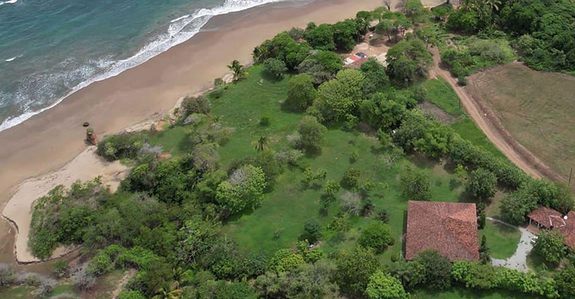 4 Bedroom Beachfront Property for Sale, Los Destiladeros, Pedasi, Panama — photo 1