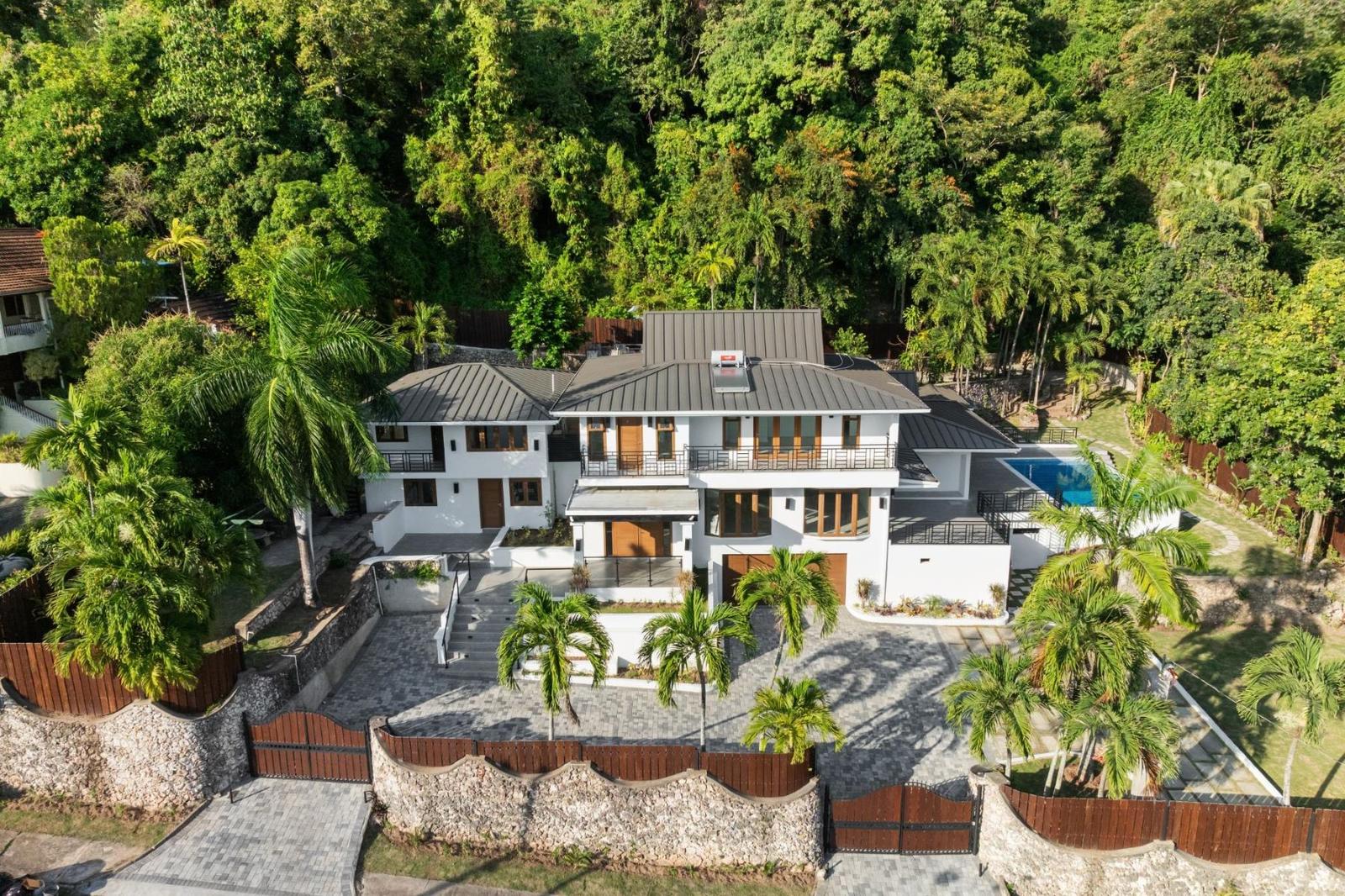 8 Bedroom Luxury Home for Sale, Jacks Hill, Kingston, Jamaica — photo 1