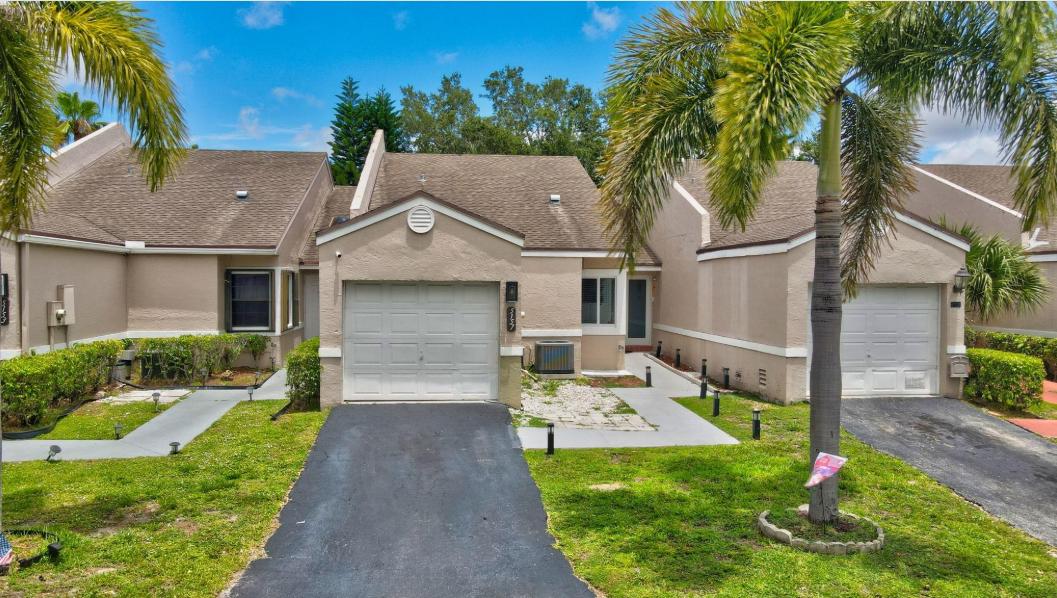 3 bedroom villa for sale in Deerfield Beach — photo 1