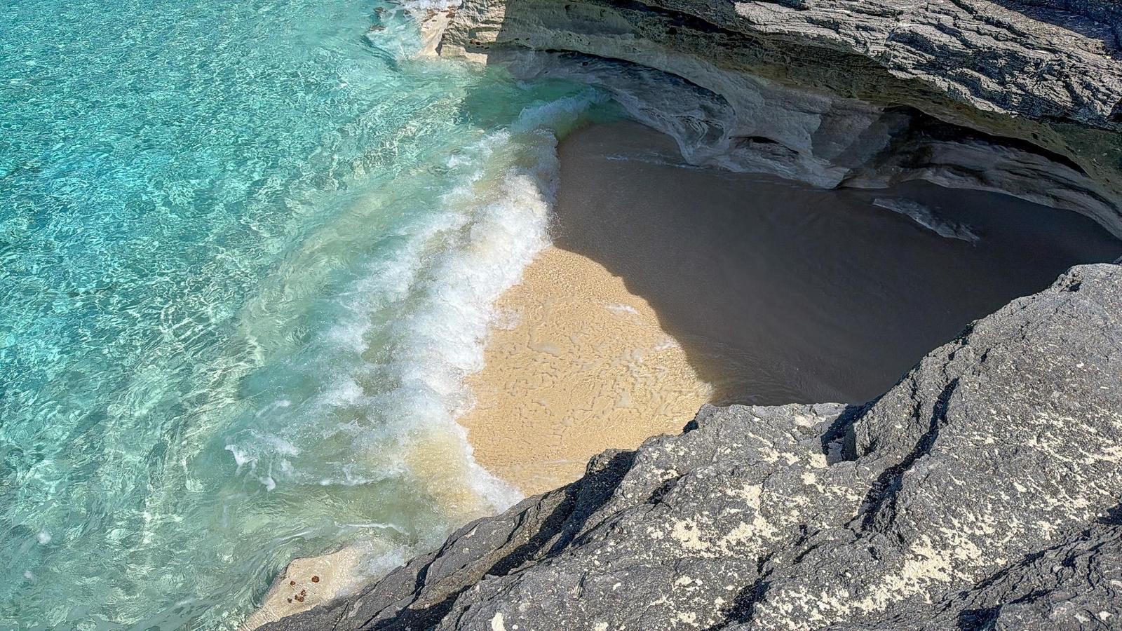 COAST TIP WITH SANDY COVE — photo 5