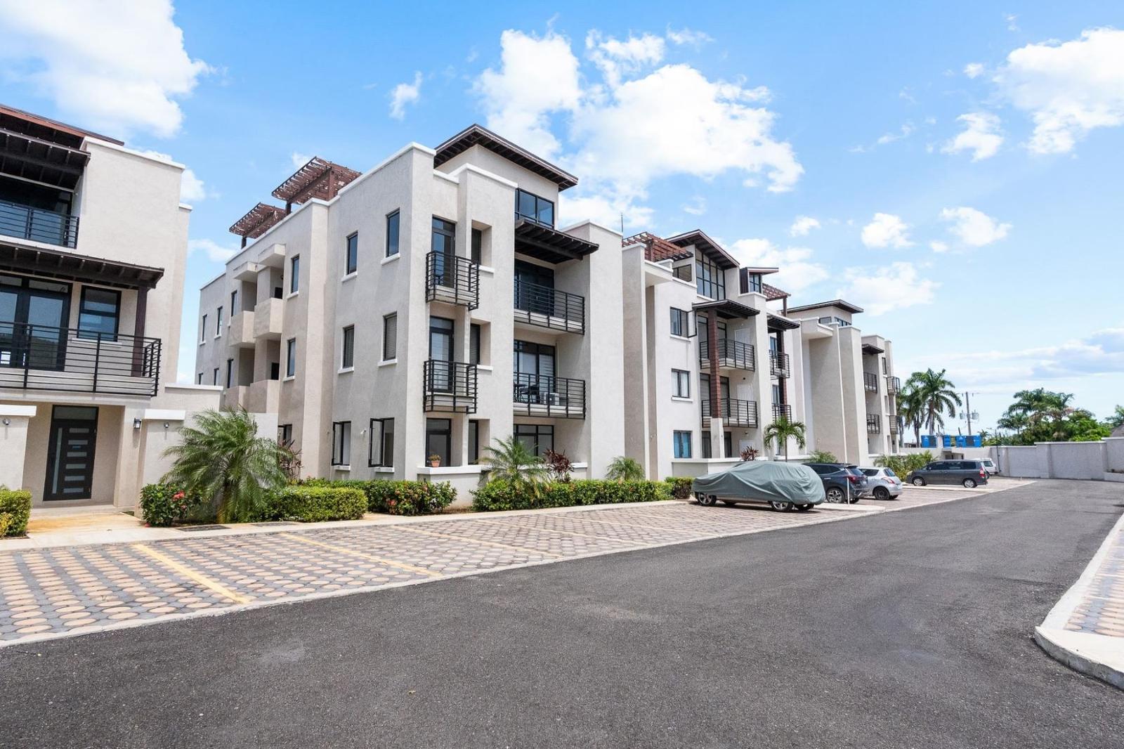 3 Bedroom Condo for Sale, Surreal at the Sugar Mill, Ironshore, Montego Bay, Jamaica — photo 2