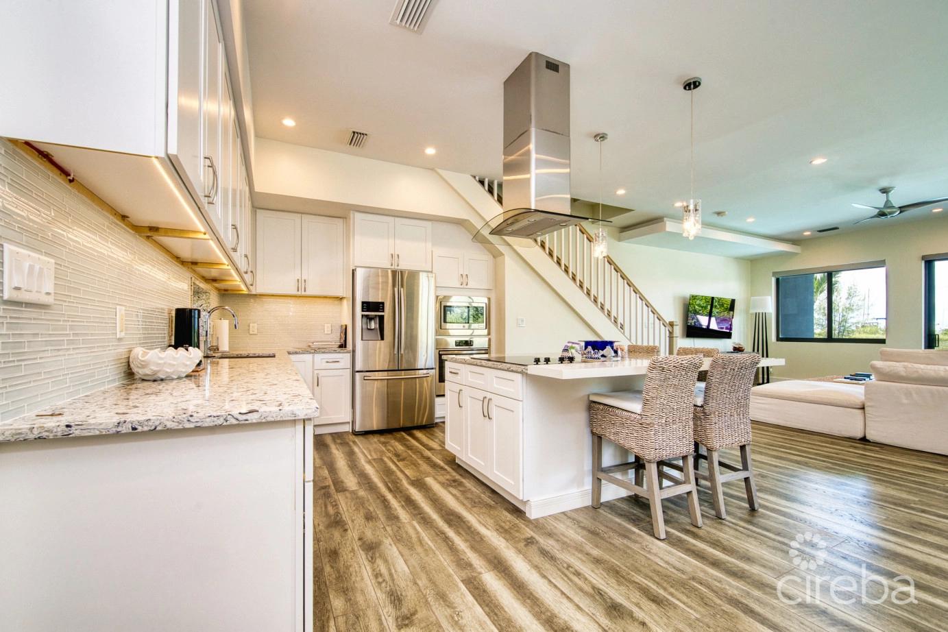 Large Seahaven 2 Bed With Pool - Oceanview And Canal Front — photo 4