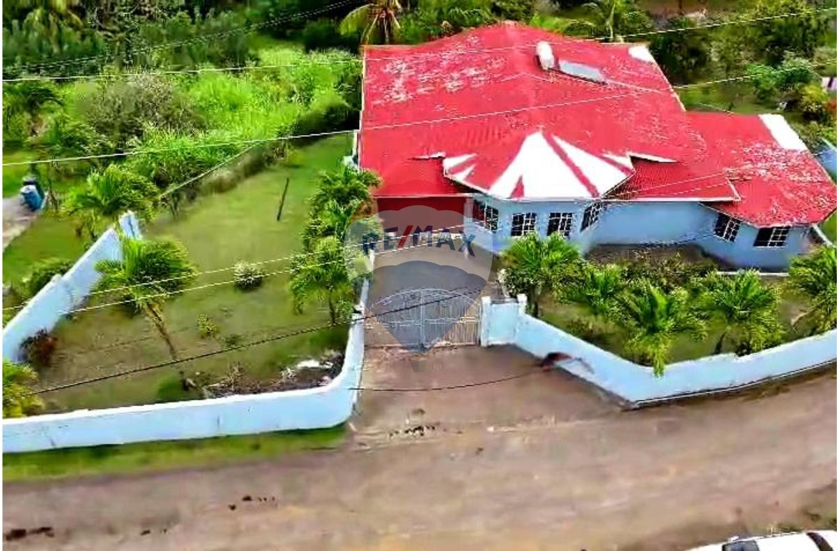 Carapan Retreat - Charming Hillside Villa with Sea Views — photo 3