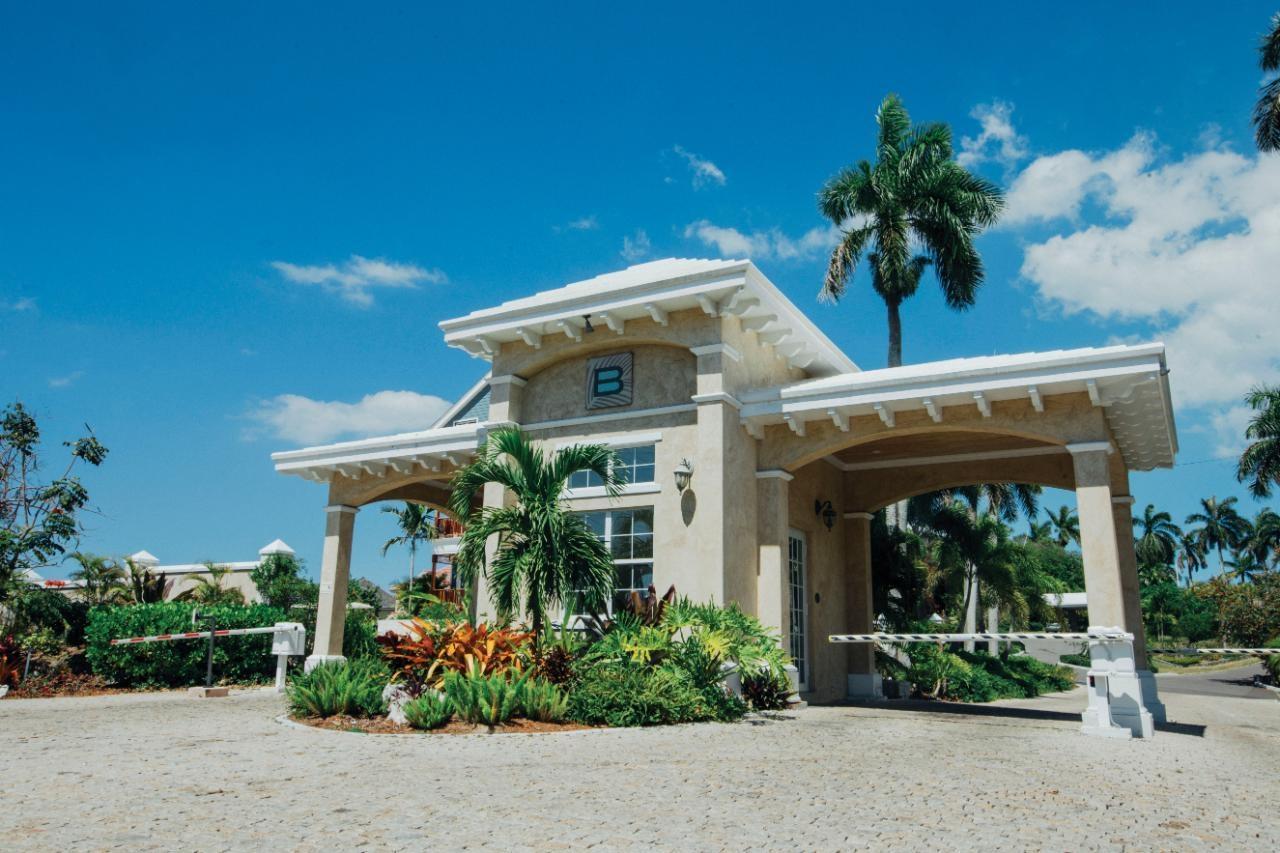|THE BALMORAL in Nassau / New Providence, The Bahamas — photo 1