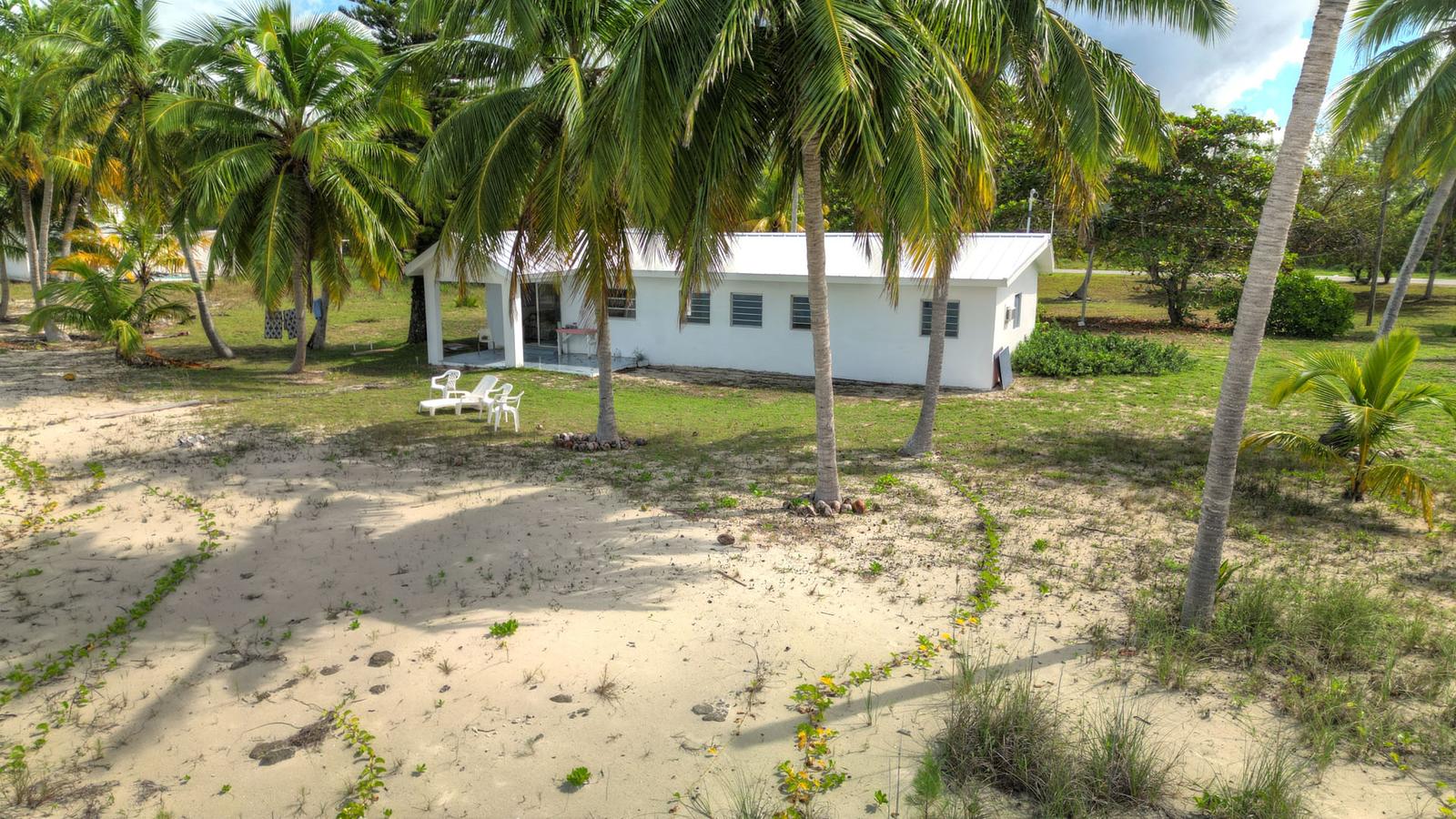 2 Bedroom Beach House for Sale, Sandy Point, Great Abaco, Bahamas — photo 1