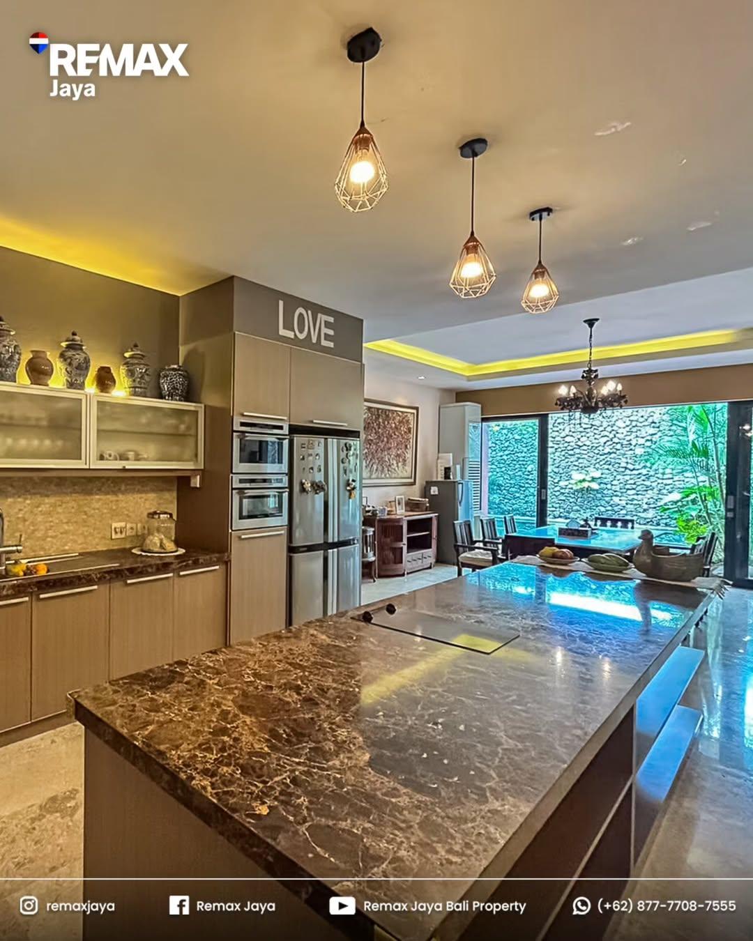 5 bedroom villa for sale in Kuta, Badung Regency, Bali, Indonesia — photo 5