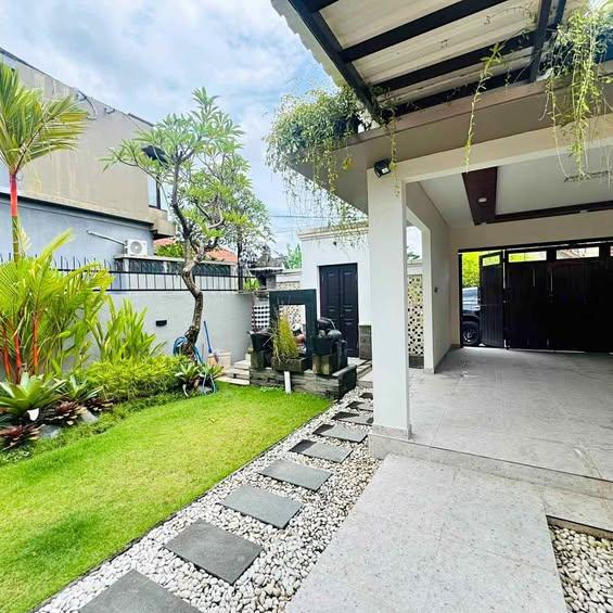 4-bedroom house in Denpasar, Bali — photo 1