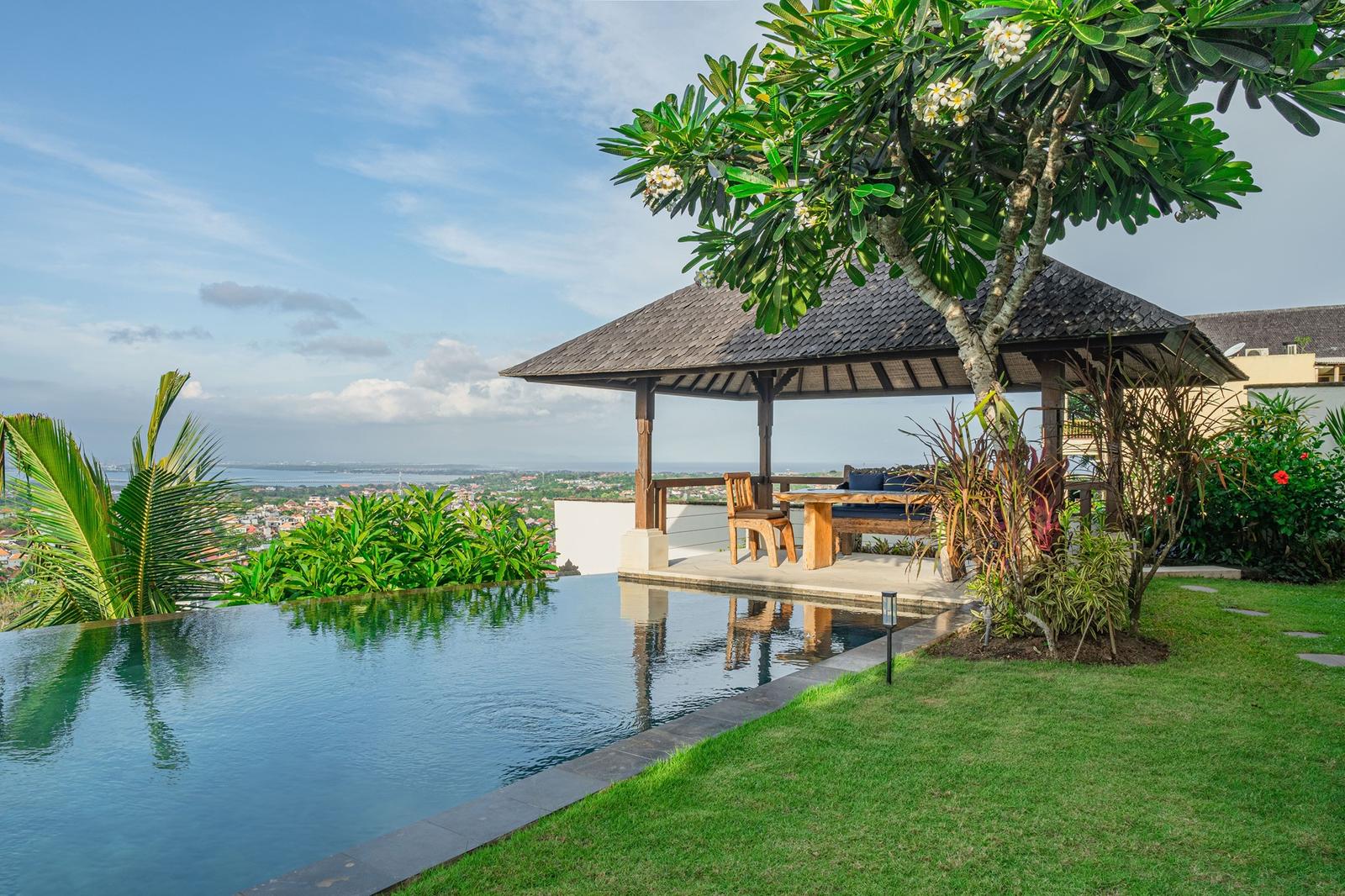 Five Bedroom Bukit Ocean View Villa – An Extraordinary Real Estate Opportunity — photo 2