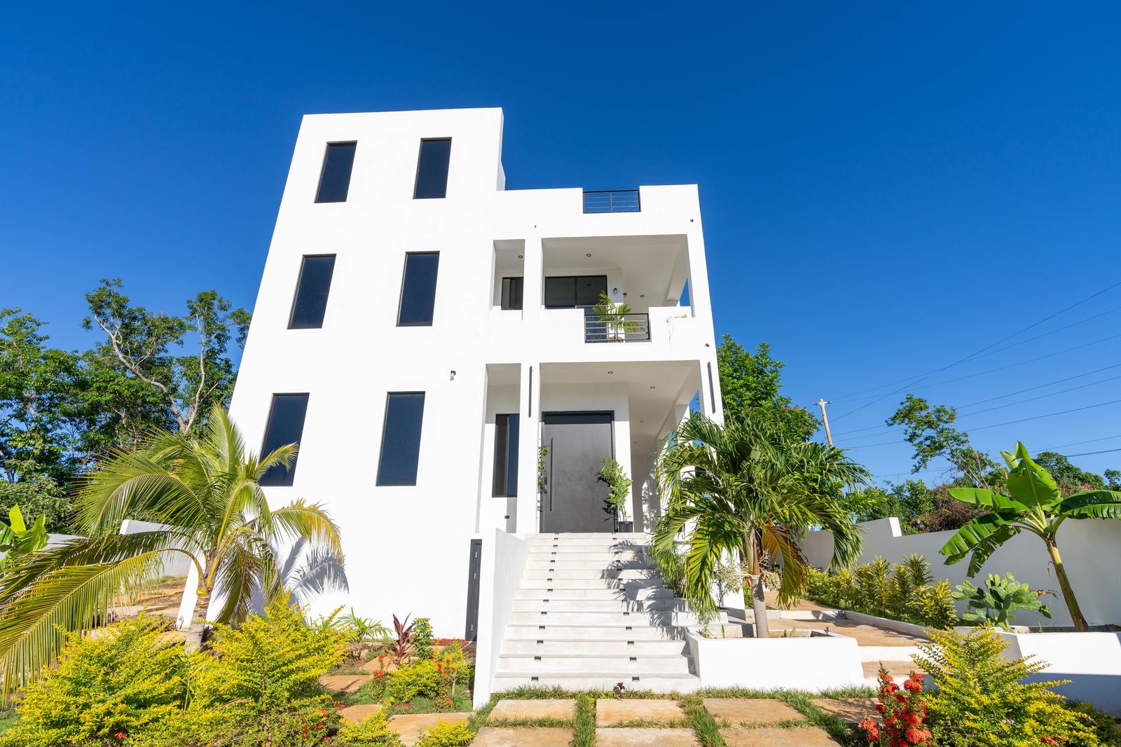 Modern Villa In Negril, Westmoreland — photo 3