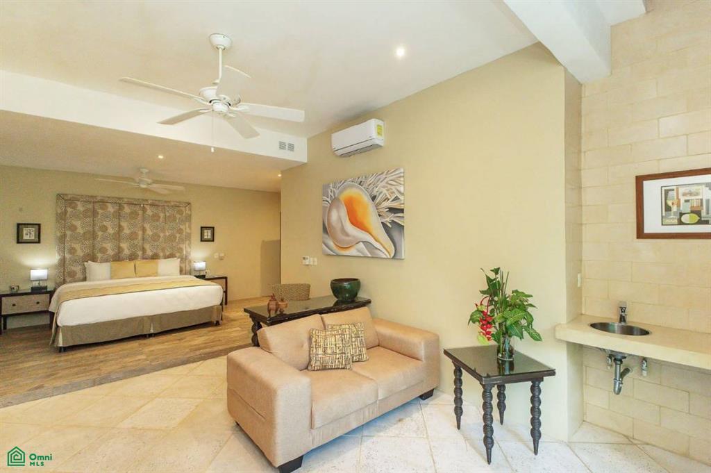 10 Bedroom Luxury Ocean-View Villa for Sale, Manuel Antonio, Puntarenas, Costa Rica — photo 5