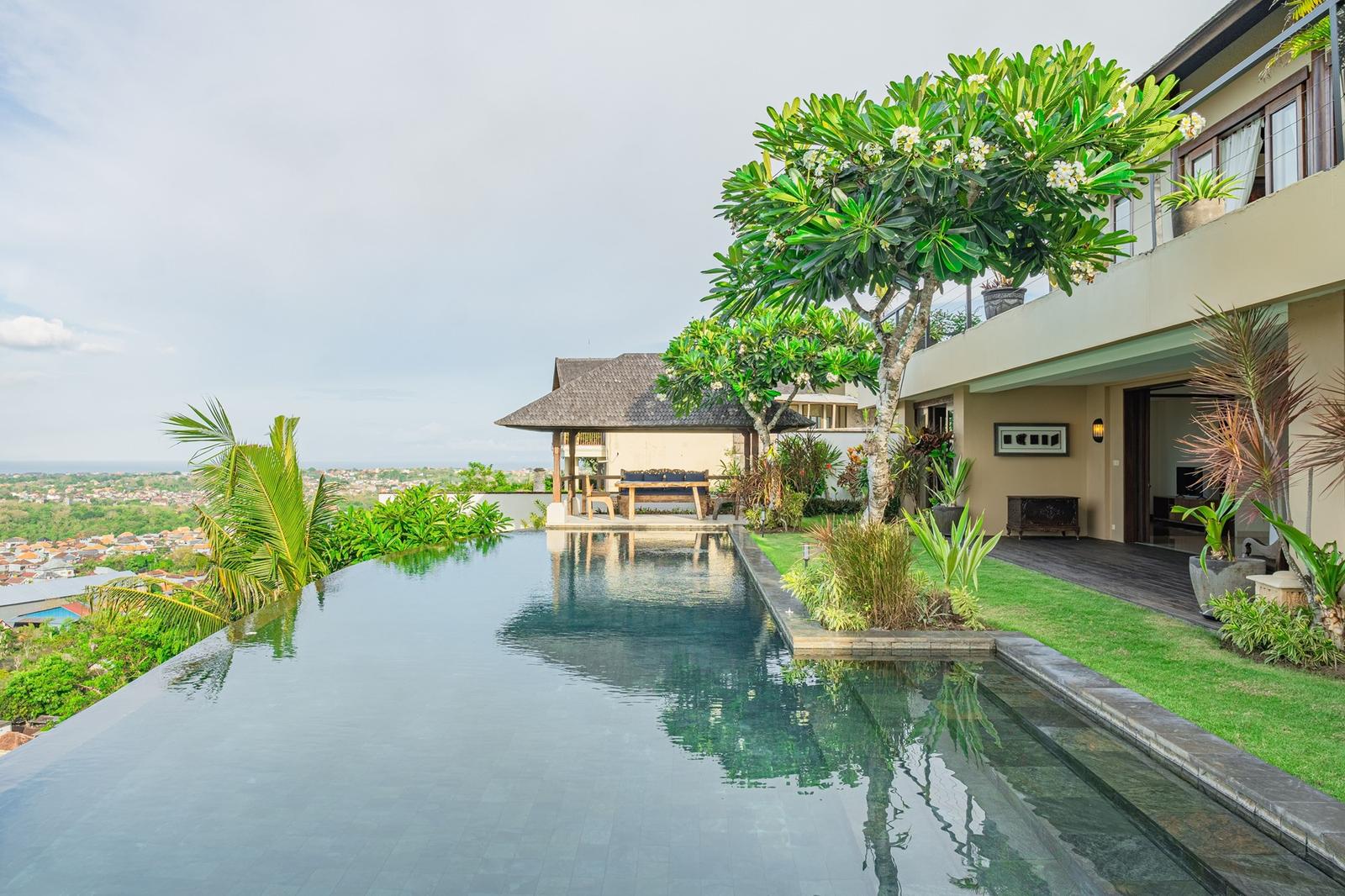 Five Bedroom Bukit Ocean View Villa – An Extraordinary Real Estate Opportunity — photo 1