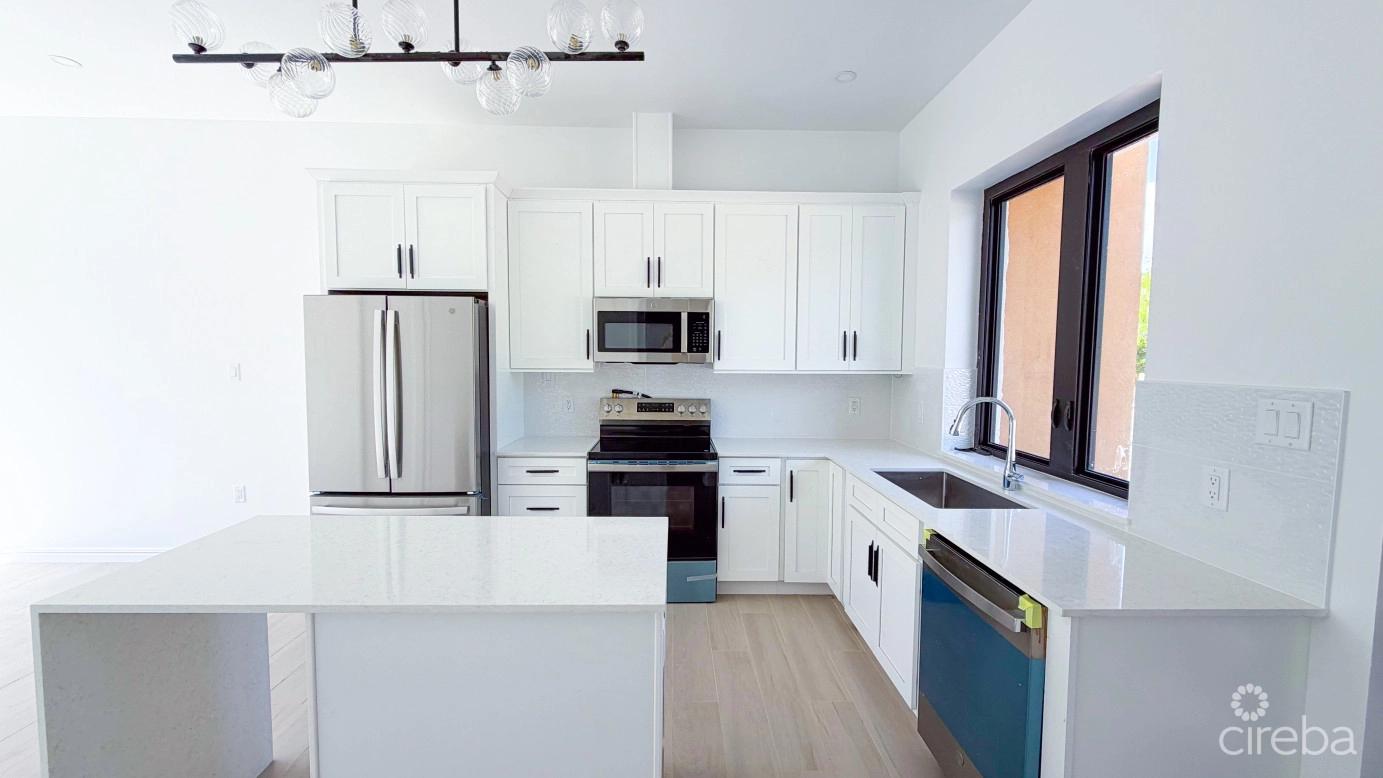 1 Bedroom Condo - Sorelle Residences, Bodden Town, Cayman Islands — photo 3