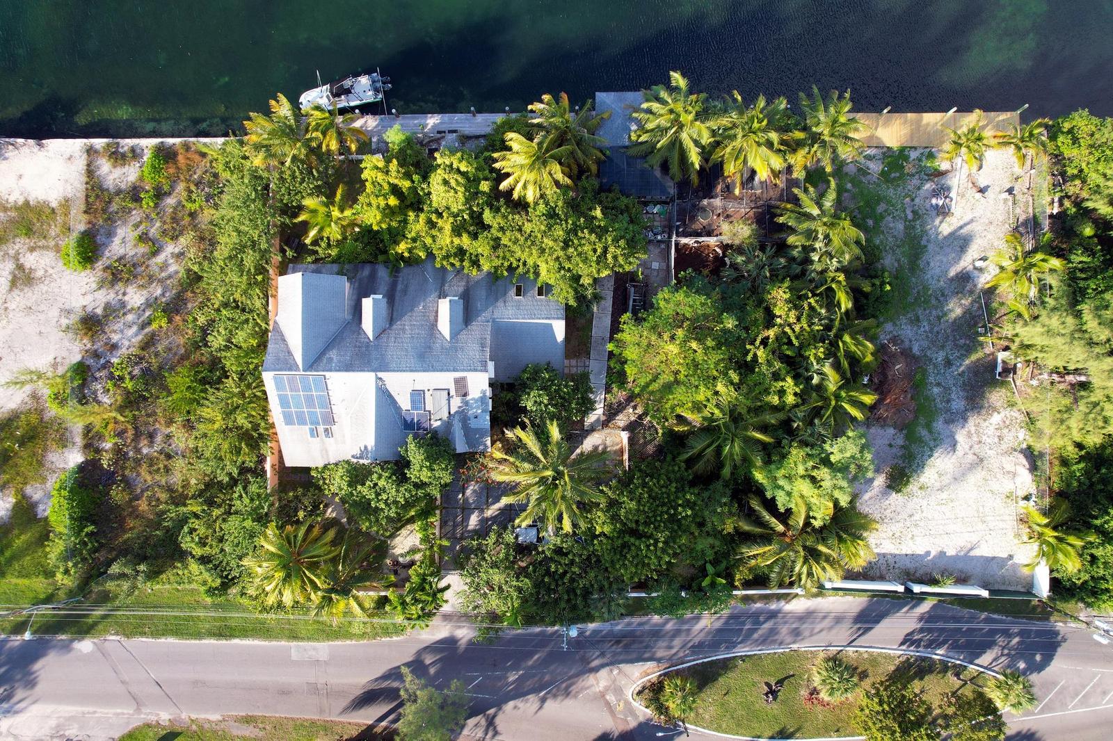 4 bedroom Residence for sale on RANFURLY DRIVE in Nassau / New Providence, The Bahamas — photo 4