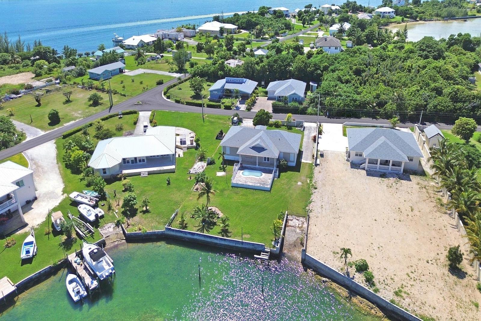 RUSSELL HOUSE Oceanfront Residence for Sale on Abaco Islands — photo 2